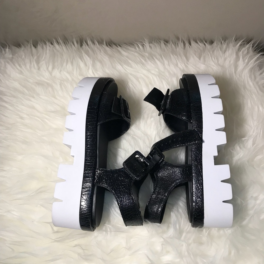Kendall and Kylie size 8